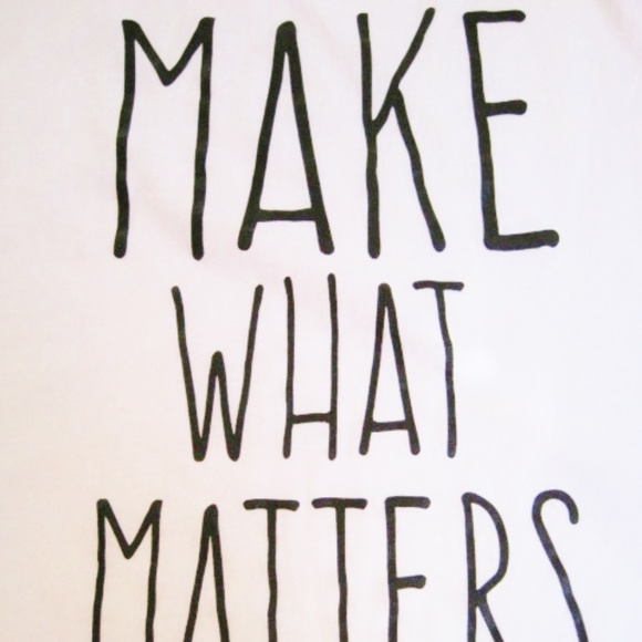 Make What Matters-White T-Shirt-Scoop Neck-Size XL - Picture 5 of 5